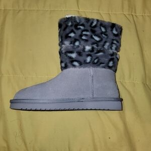 Koolaburra Gray Leopard Faux Fur Boots